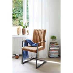 Eetkamerstoel Pareda met armleuning  cognac