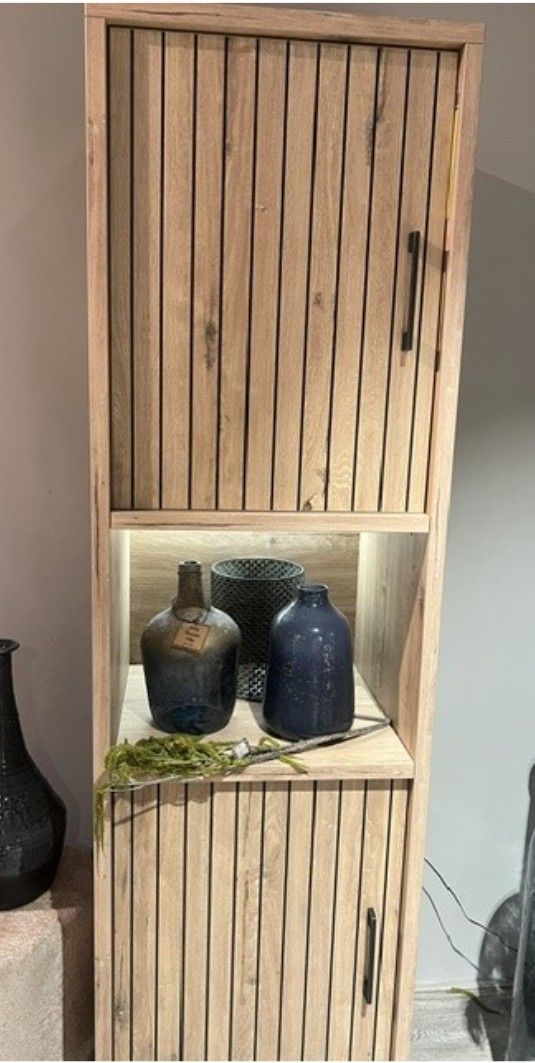 Kast Mena