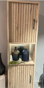 Kast Mena