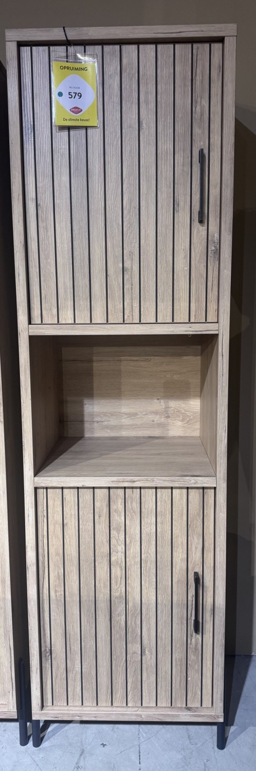 Kast Mena