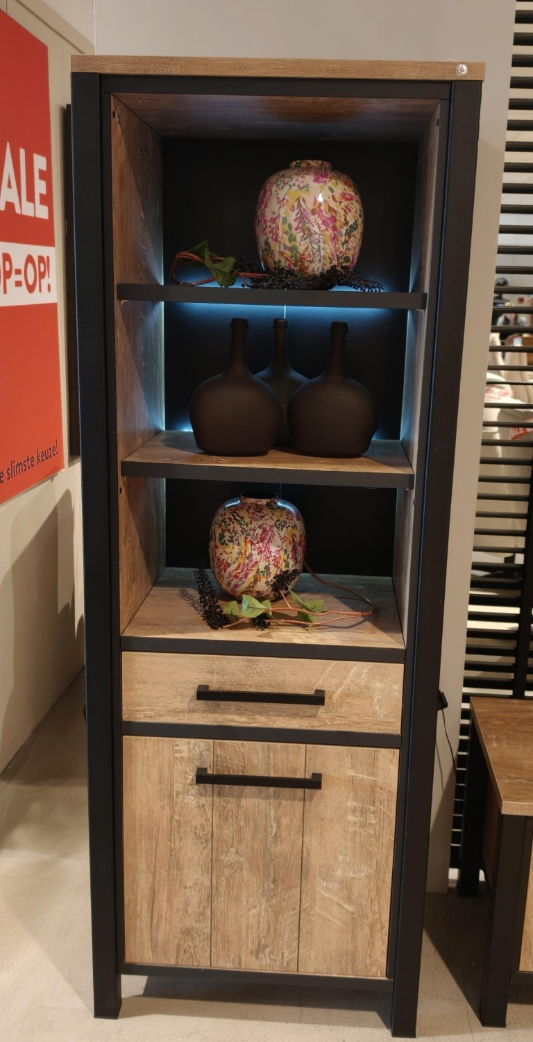 Boekenkast Mendiga