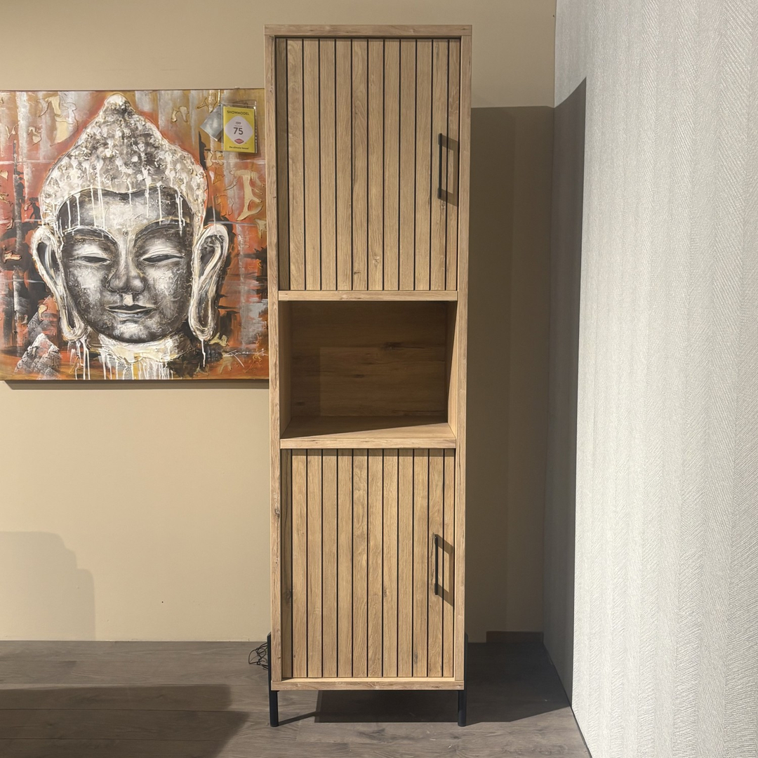 Kast Mena
